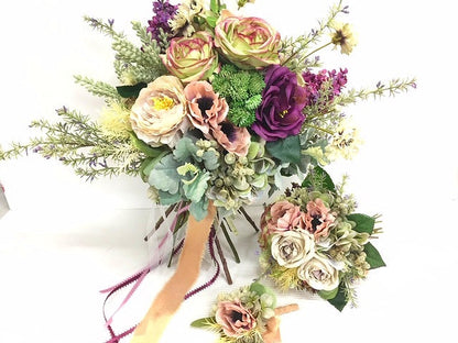 【造花】のクラッチブーケ トス用ブーケとブートニア付き 【結婚式 フラワー 造花 ブーケ ブートニア】