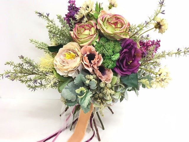 【造花】のクラッチブーケ トス用ブーケとブートニア付き 【結婚式 フラワー 造花 ブーケ ブートニア】