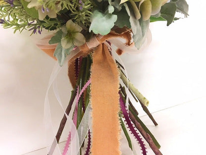 【造花】のクラッチブーケ トス用ブーケとブートニア付き 【結婚式 フラワー 造花 ブーケ ブートニア】