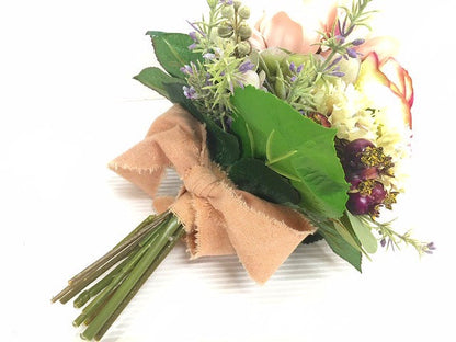 【造花】のクラッチブーケ トス用ブーケとブートニア付き 【結婚式 フラワー 造花 ブーケ ブートニア】