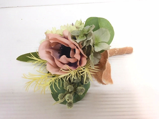 【造花】のクラッチブーケ トス用ブーケとブートニア付き 【結婚式 フラワー 造花 ブーケ ブートニア】