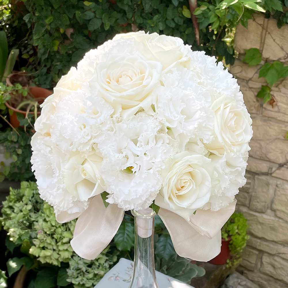 【生花】白の花たちが紡ぐ幸せのベールに包まれて(ラウンドブーケ) 【結婚式 フラワー 生花 ブーケ ブートニア】