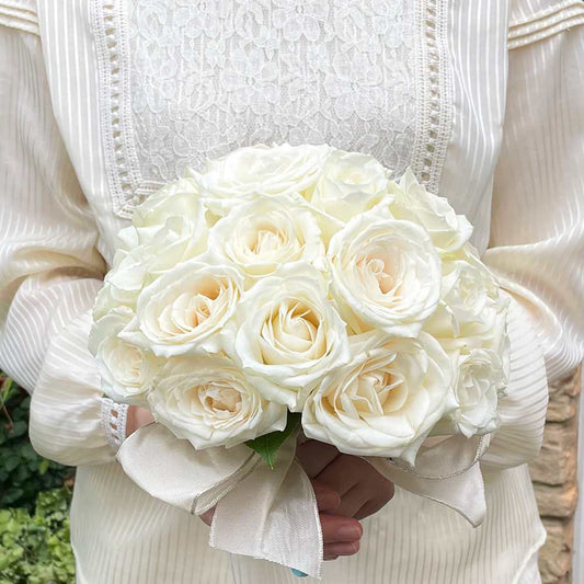 【生花】誓いの言葉を純白の花びらに重ねて(ラウンドブーケ) 【結婚式 フラワー 生花 ブーケ ブートニア】