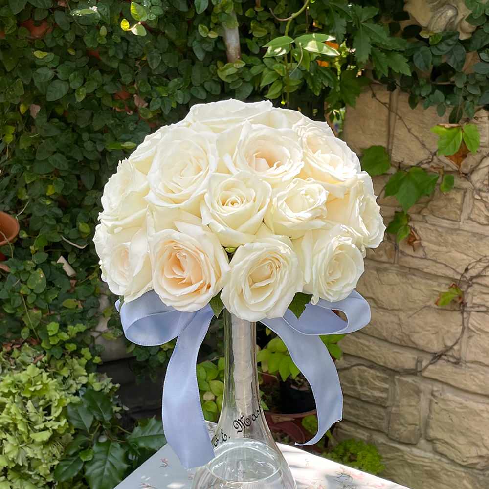 【生花】誓いの言葉を純白の花びらに重ねて(ラウンドブーケ) 【結婚式 フラワー 生花 ブーケ ブートニア】