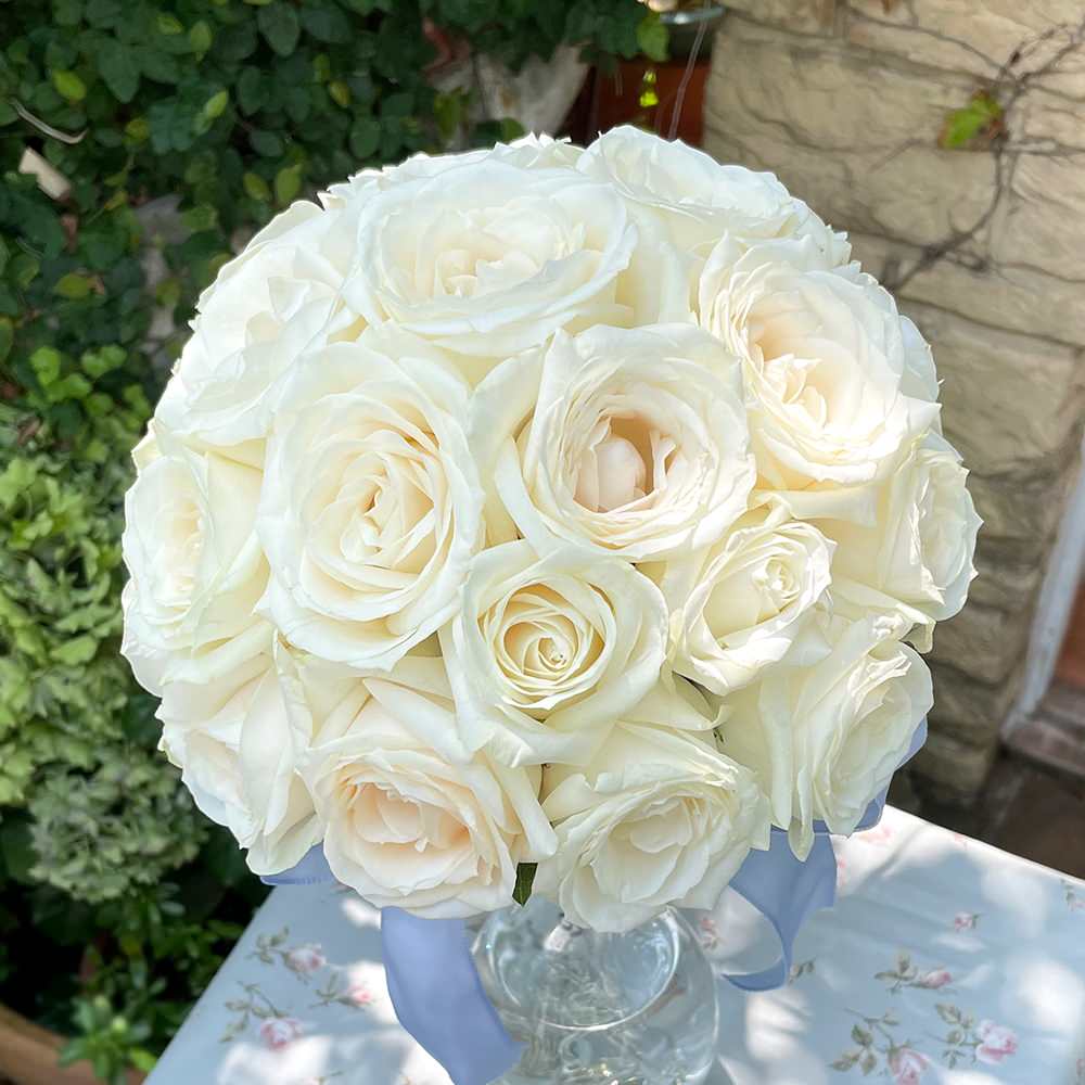 【生花】誓いの言葉を純白の花びらに重ねて(ラウンドブーケ) 【結婚式 フラワー 生花 ブーケ ブートニア】