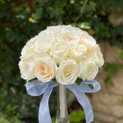 【生花】誓いの言葉を純白の花びらに重ねて(ラウンドブーケ) 【結婚式 フラワー 生花 ブーケ ブートニア】