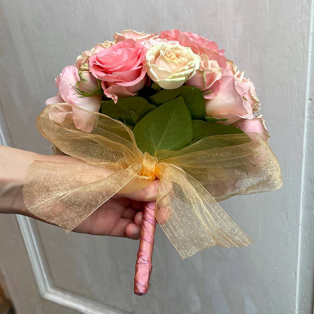 【生花】夢の世界の始まりに(ラウンドブーケ) 【結婚式 フラワー 生花 ブーケ ブートニア】