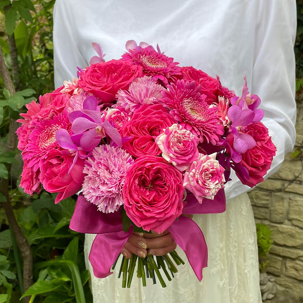 【生花】あふれる想いは幸せのピンクに込めて(クラッチブーケ)　【結婚式　フラワー　生花　ブーケ　ブートニア】