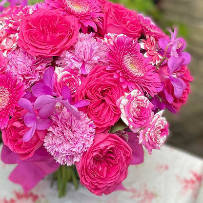 【生花】あふれる想いは幸せのピンクに込めて(クラッチブーケ) 【結婚式 フラワー 生花 ブーケ ブートニア】