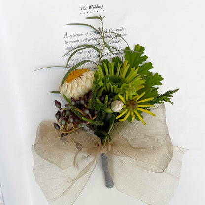 【生花】可憐に舞うフラワーフェアリーの歌(クラッチブーケ) 【結婚式 フラワー 生花 ブーケ ブートニア】