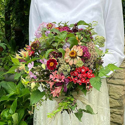 【生花】幸せを編み込んだ草花たちのワルツ(クラッチブーケ)　【結婚式　フラワー　生花　ブーケ　ブートニア】