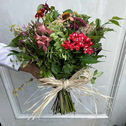 【生花】幸せを編み込んだ草花たちのワルツ(クラッチブーケ) 【結婚式 フラワー 生花 ブーケ ブートニア】