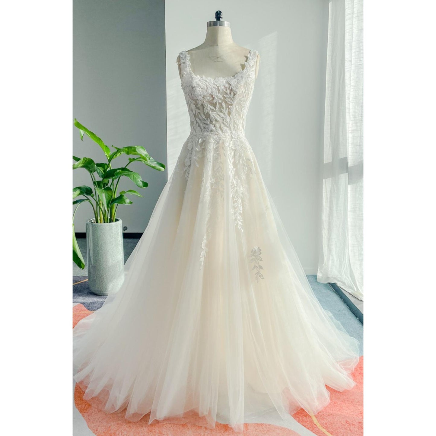 CW3153 Aライン ストラップ 韓国風 ウェディングドレス【ウェディングドレス オーダーメイド】