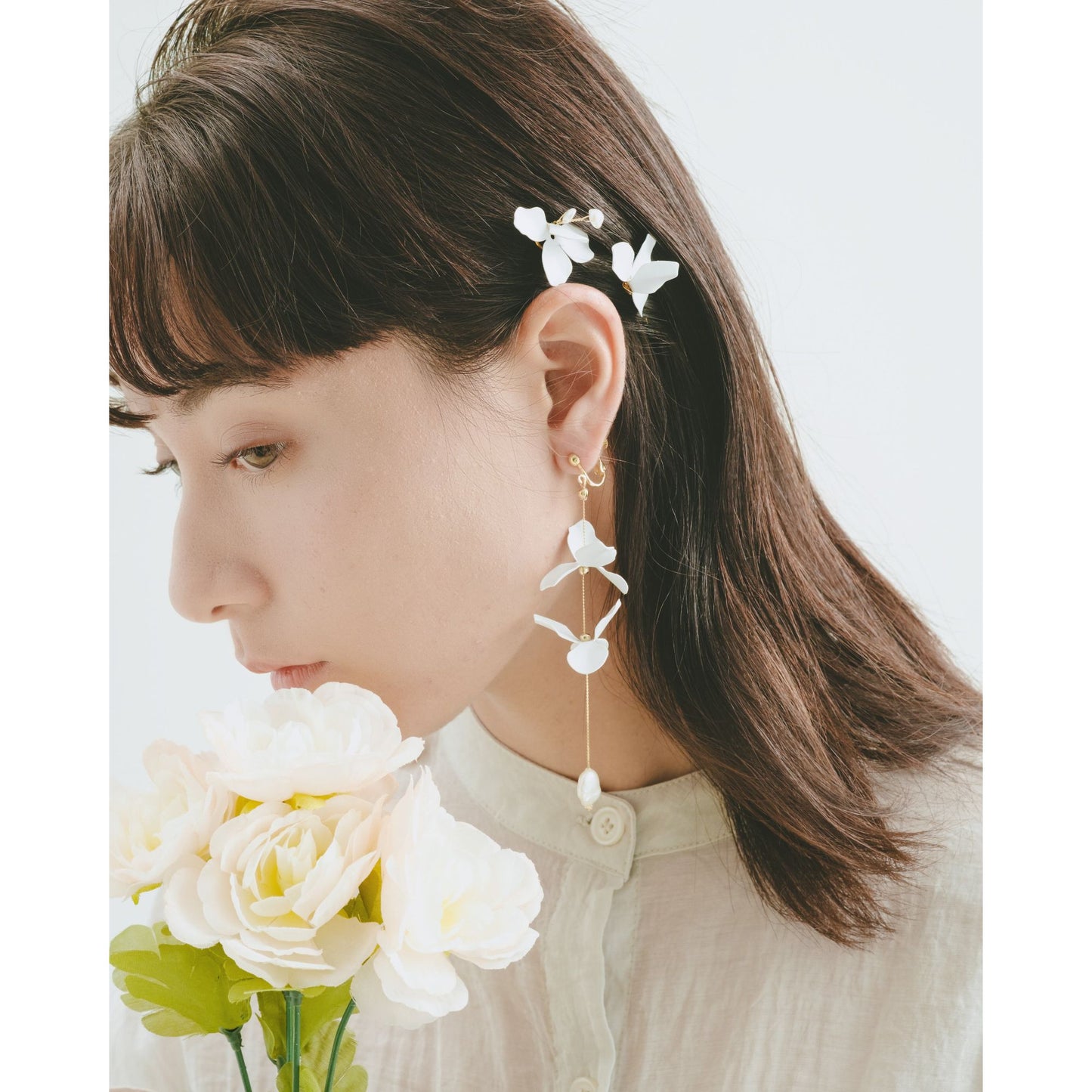 white flower chain【結婚式　ピアス　イヤリング】