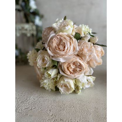 【造花】ホワイトローズのクラッチブーケとブートニア 【結婚式 フラワー 造花 ブーケ ブートニア】