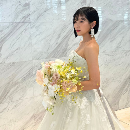 【トレンド・韓国風】お花がメインのクラッチブーケ【結婚式　フラワー　生花　ブーケ　ブートニア　オーダーメイド】