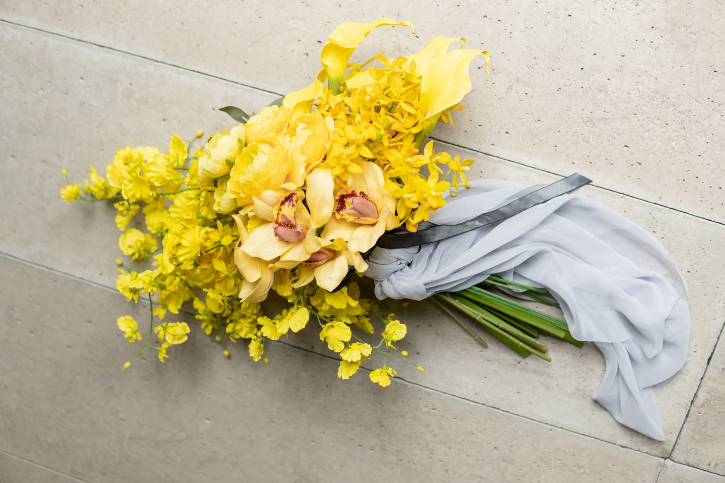 【造花】-Illuminating Ultimate Gray- イルミネイティング アルティメット グレー 【結婚式 フラワー 造花 ブーケ ブートニア】