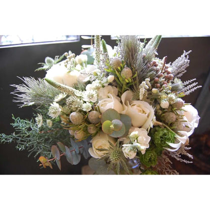 【生花】グリーン×ホワイト クラッチブーケ 花嫁 人気 【結婚式 フラワー 生花 ブーケ ブートニア オーダーメイド】