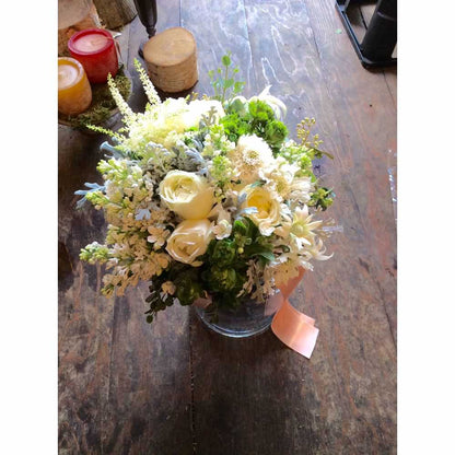 【生花】グリーン×ホワイト クラッチブーケ 花嫁 人気 【結婚式 フラワー 生花 ブーケ ブートニア オーダーメイド】