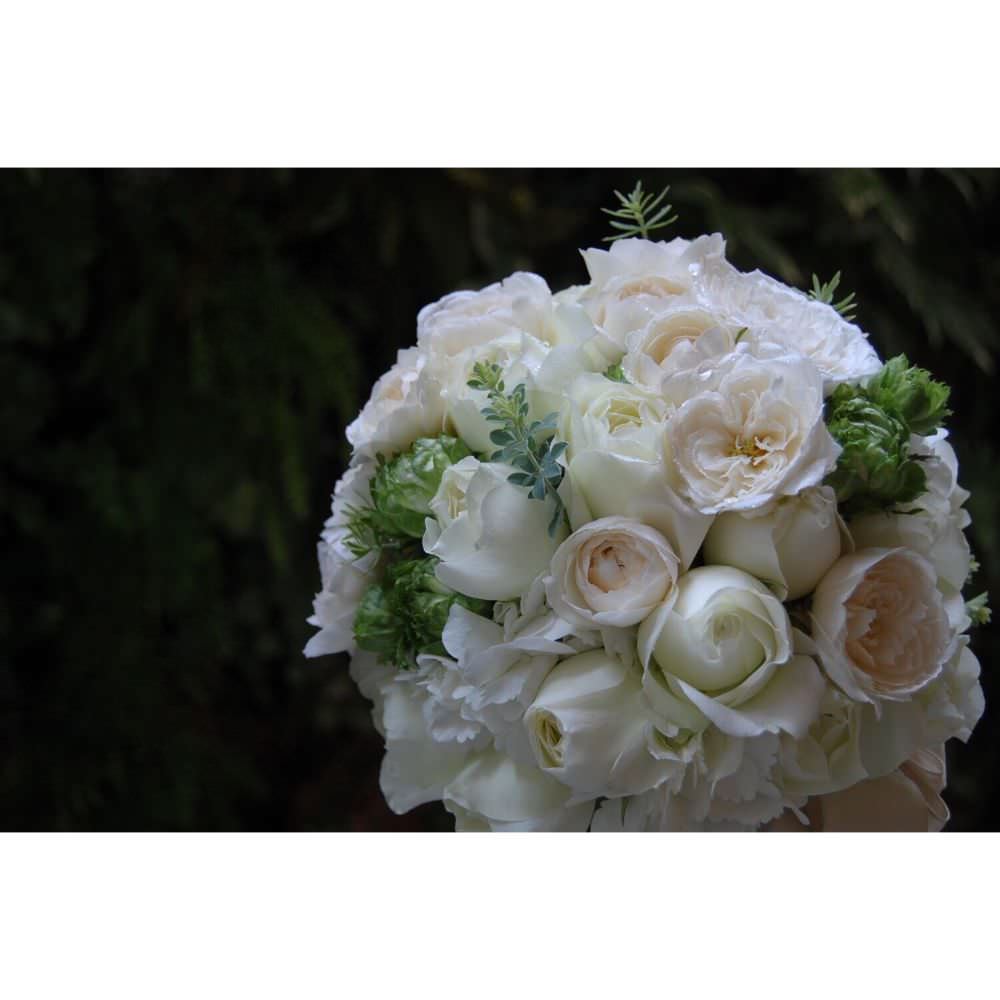 【生花】グリーン×ホワイト ラウンドブーケ 【結婚式 フラワー 生花 ブーケ ブートニア オーダーメイド】