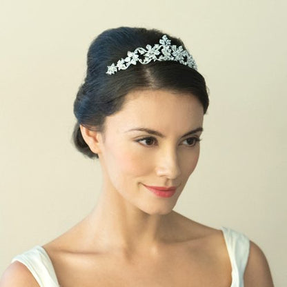 【レンタル】Ivory & Co. アイボリー・アンド・コー Adelle アデル ブライダルティアラ クリスタル シルバー 結婚式 アクセサリー (IC-T11-R)【結婚式　アクセサリー　ティアラ　ヘッドドレス　ヘアアクセサリー】