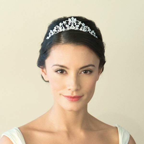 【レンタル】Ivory & Co. アイボリー・アンド・コー Hepburn ヘップバーン ブライダルティアラ クリスタル シルバー 結婚式 アクセサリー (IC-T13-R)【結婚式　アクセサリー　ティアラ　ヘッドドレス　ヘアアクセサリー】
