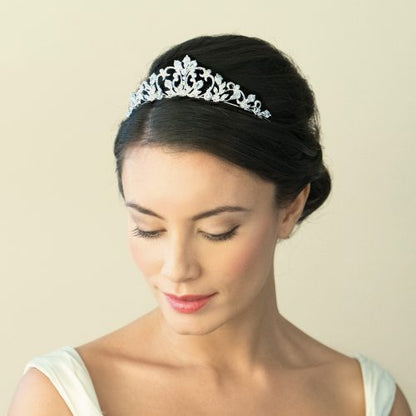 【正規品】Ivory & Co. アイボリー・アンド・コー Hepburn ヘップバーン ブライダルティアラ クリスタル シルバー 結婚式 アクセサリー (IC-T13)【結婚式　アクセサリー　ティアラ　ヘッドドレス　ヘアアクセサリー】