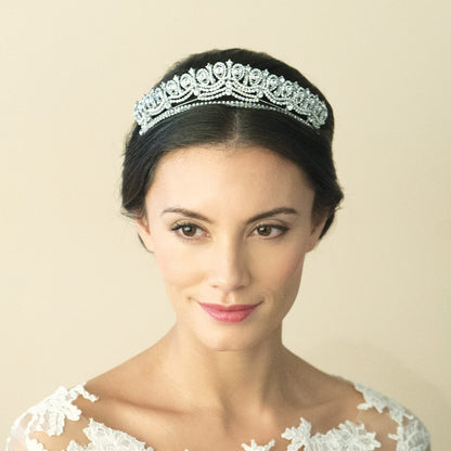 【正規品】Ivory & Co. アイボリー・アンド・コー Queen mary クイーンメアリー ブライダルティアラ クリスタル パール シルバー 結婚式 アクセサリー (IC-T17)【結婚式　アクセサリー　ティアラ　ヘッドドレス　ヘアアクセサリー】