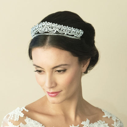 【正規品】Ivory & Co. アイボリー・アンド・コー Queen mary クイーンメアリー ブライダルティアラ クリスタル パール シルバー 結婚式 アクセサリー (IC-T17)【結婚式　アクセサリー　ティアラ　ヘッドドレス　ヘアアクセサリー】