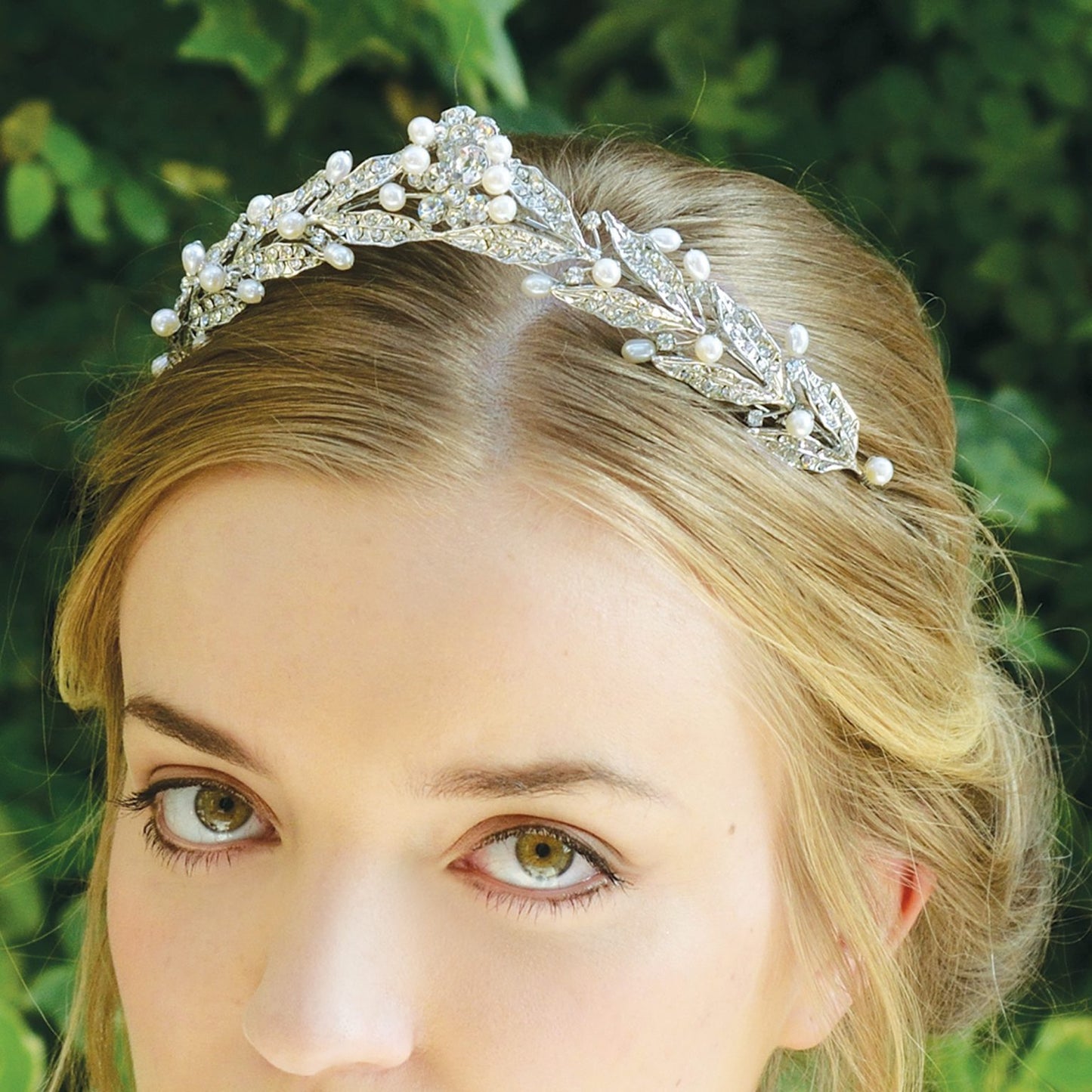 【正規品】Ivory & Co. アイボリー・アンド・コー Persephone ペルセポネ ブライダルティアラ クリスタル パール シルバー 結婚式 アクセサリー (IC-T18)【結婚式　アクセサリー　ティアラ　ヘッドドレス　ヘアアクセサリー】
