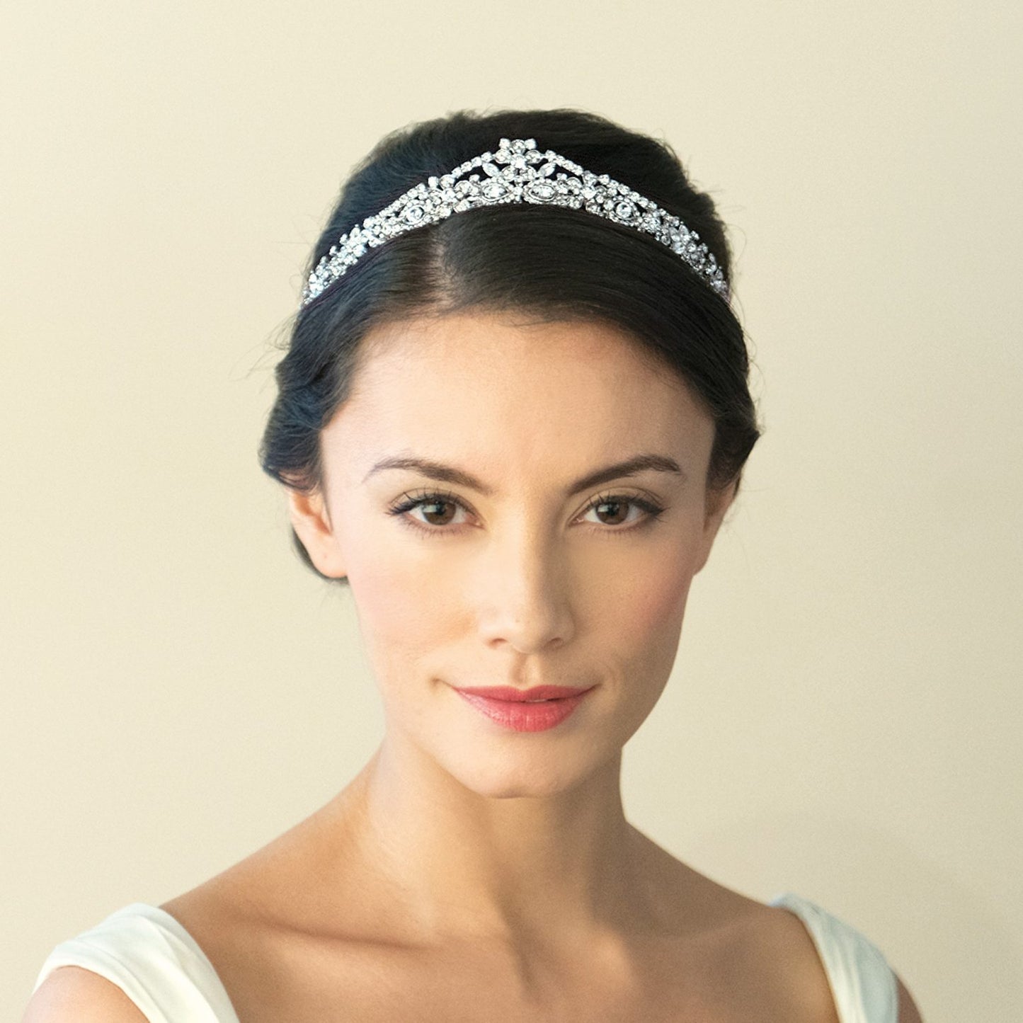 【レンタル】Ivory & Co. アイボリー・アンド・コー Rowena ロウェナ ブライダルティアラ クリスタル シルバー 結婚式 アクセサリー (IC-T21-R)【結婚式　アクセサリー　ティアラ　ヘッドドレス　ヘアアクセサリー】