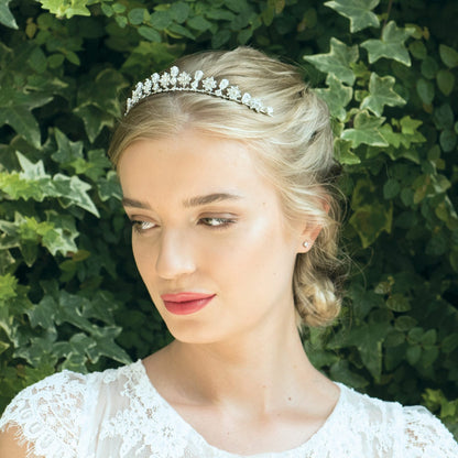 【正規品】Ivory & Co. アイボリー・アンド・コー Belle ベル ブライダルティアラ ジルコニア クリスタル シルバー 結婚式 アクセサリー (IC-T23)【結婚式　アクセサリー　ティアラ　ヘッドドレス　ヘアアクセサリー】
