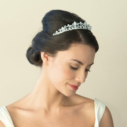 【正規品】Ivory & Co. アイボリー・アンド・コー Alyssa アリッサ ブライダルティアラ ジルコニア クリスタル シルバー 結婚式 アクセサリー (IC-T3)【結婚式　アクセサリー　ティアラ　ヘッドドレス　ヘアアクセサリー】