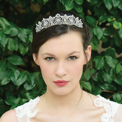【レンタル】Ivory & Co. アイボリー・アンド・コー Eugenie ユージニー ブライダルティアラ クリスタル シルバー 結婚式 アクセサリー (IC-T7-R)【結婚式　アクセサリー　ティアラ　ヘッドドレス　ヘアアクセサリー】