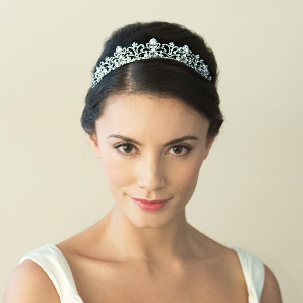 【正規品】Ivory & Co. アイボリー・アンド・コー Elizabeth エリザベス ブライダルティアラ ジルコニア シルバー 結婚式 アクセサリー (IC-T8)【結婚式　アクセサリー　ティアラ　ヘッドドレス　ヘアアクセサリー】