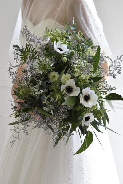 【生花】ウェディングブーケ、ブートニア スタイリッシュなクラッチブーケ 【結婚式 フラワー 生花 ブーケ ブートニア】