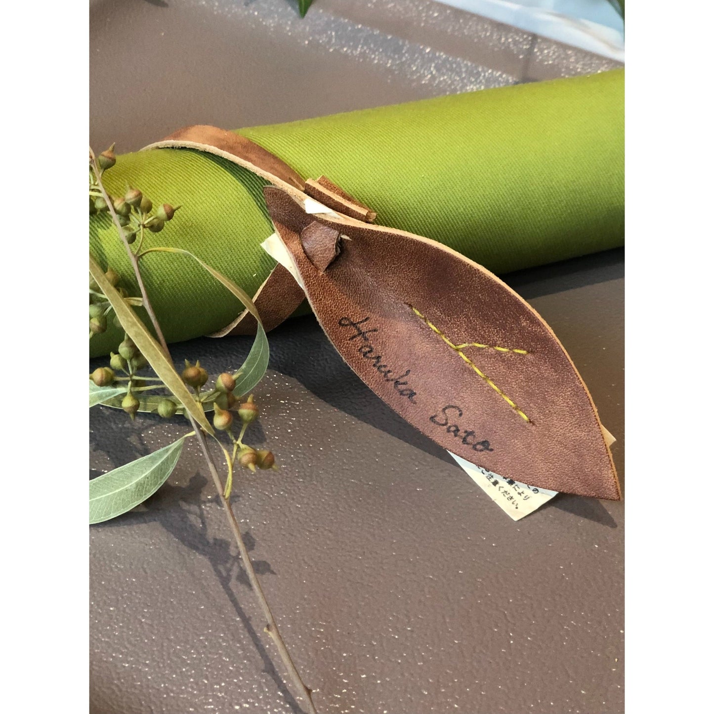 【結婚式 席札】レザーネームタグ “リーフ” CORDY限定【結婚式 ペーパー 席札】