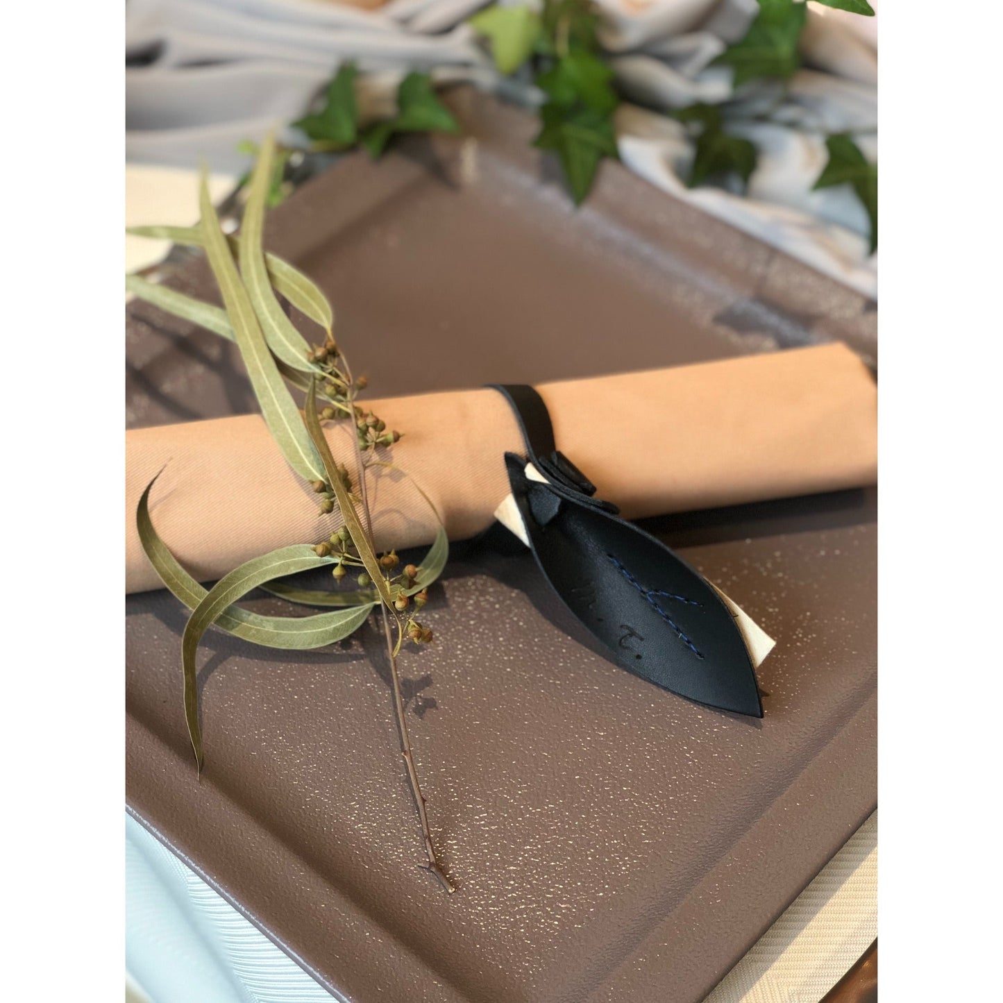 【結婚式 席札】レザーネームタグ “リーフ” CORDY限定【結婚式 ペーパー 席札】