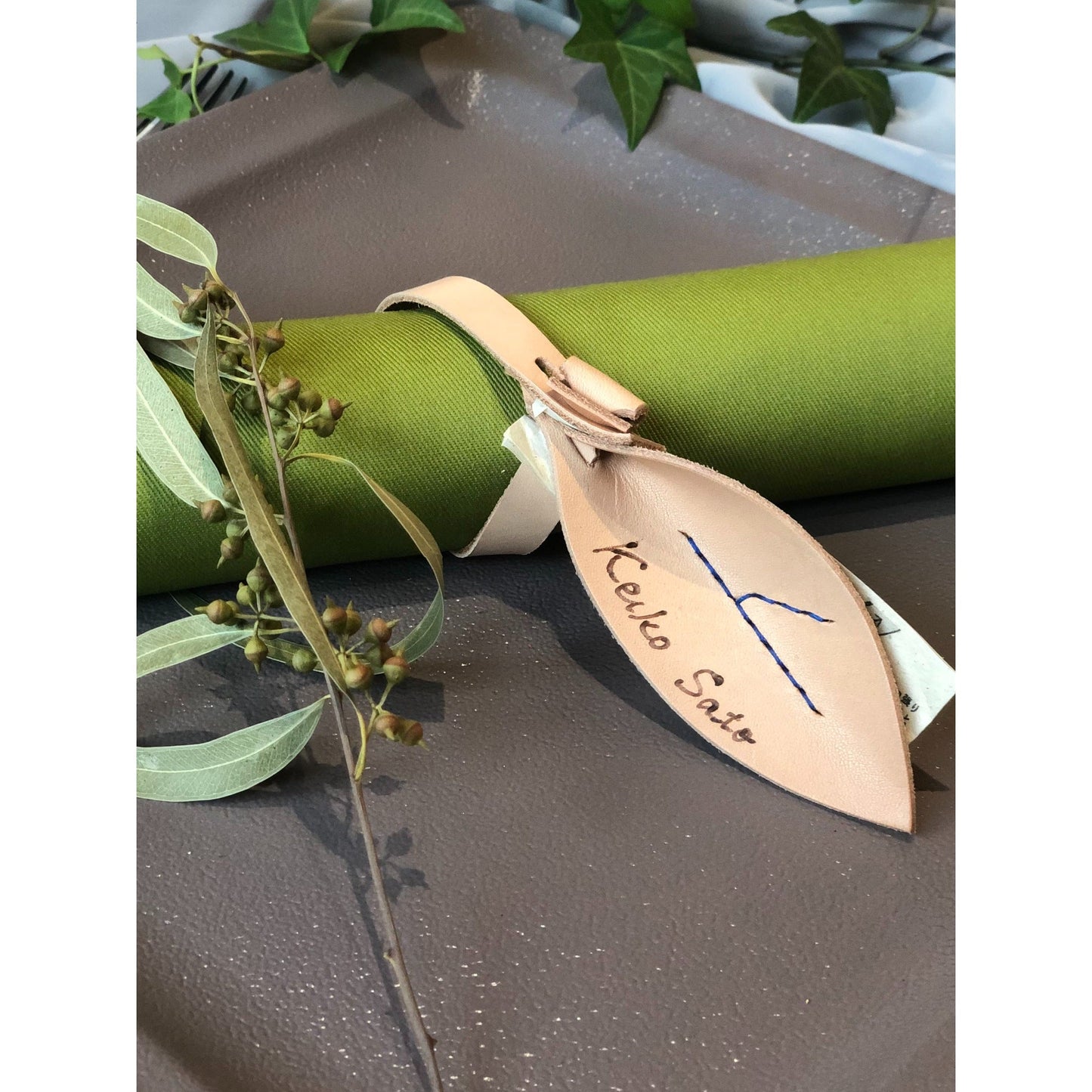 【結婚式 席札】レザーネームタグ “リーフ” CORDY限定【結婚式 ペーパー 席札】