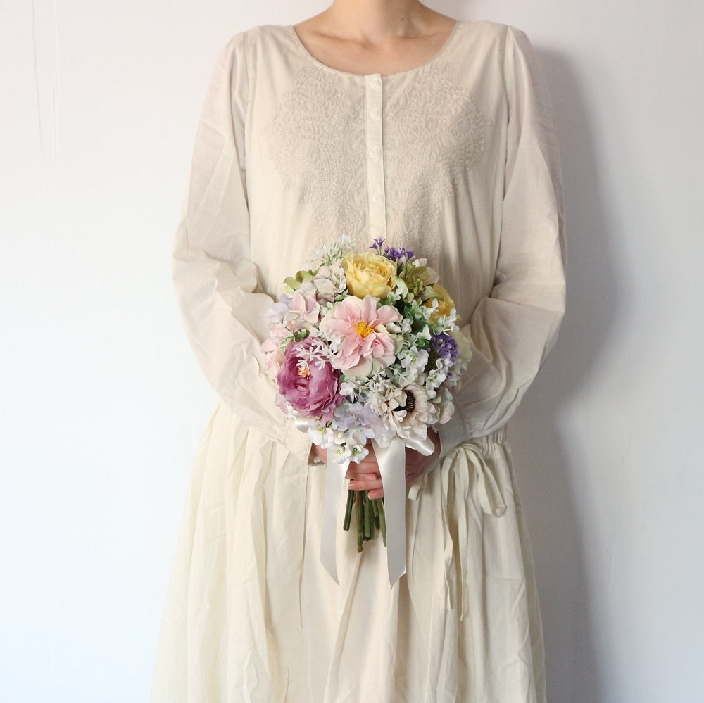 【造花】パステルミックスのクラッチブーケ&ブートニアSet 【結婚式 フラワー 造花 ブーケ ブートニア】