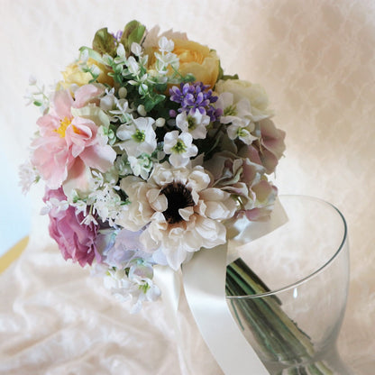【造花】パステルミックスのクラッチブーケ&ブートニアSet 【結婚式 フラワー 造花 ブーケ ブートニア】