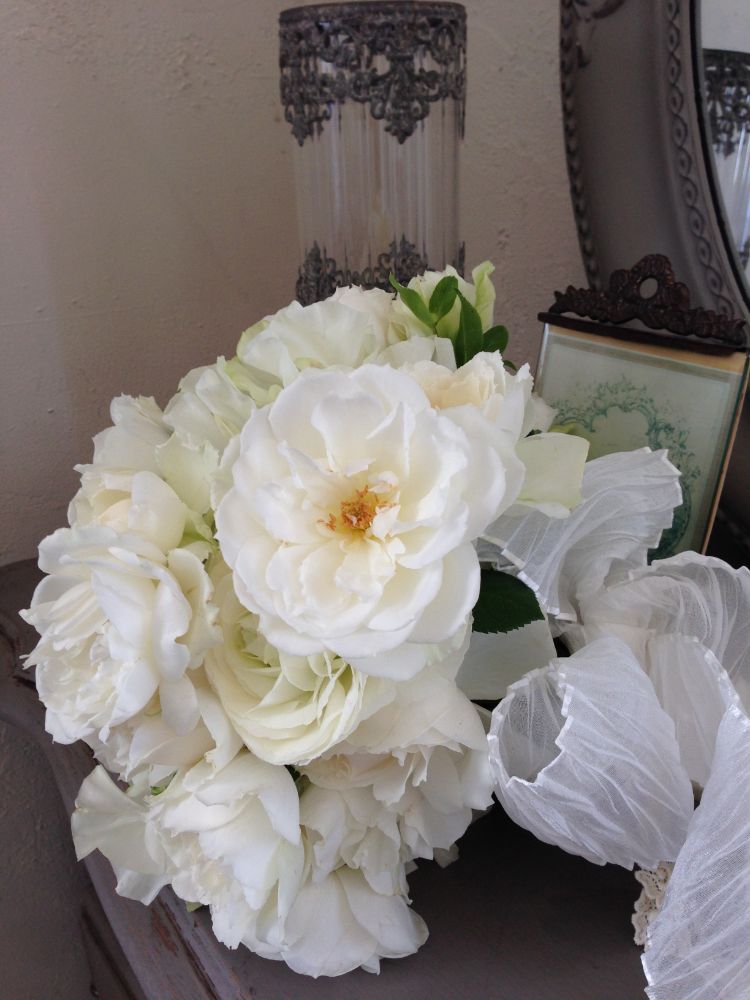 【生花】SIB bouquet/white X green 【結婚式 フラワー 生花 ブーケ ブートニア】