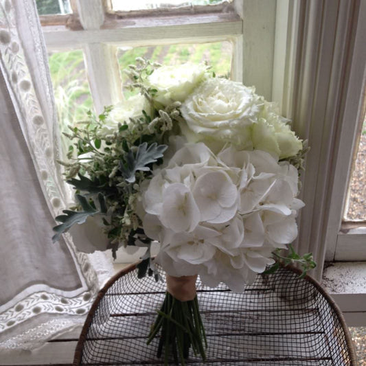 【生花】SIB bouquet/white X green 【結婚式 フラワー 生花 ブーケ ブートニア】