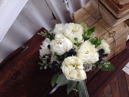 【生花】SIB bouquet/white X green 【結婚式 フラワー 生花 ブーケ ブートニア】