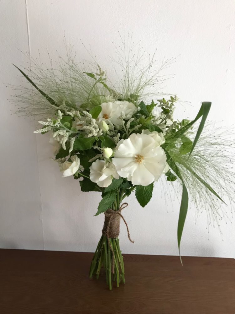 【生花】SIB bouquet natural / white X green 【結婚式 フラワー 生花 ブーケ ブートニア】