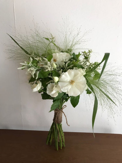【生花】SIB bouquet natural / white X green 【結婚式 フラワー 生花 ブーケ ブートニア】
