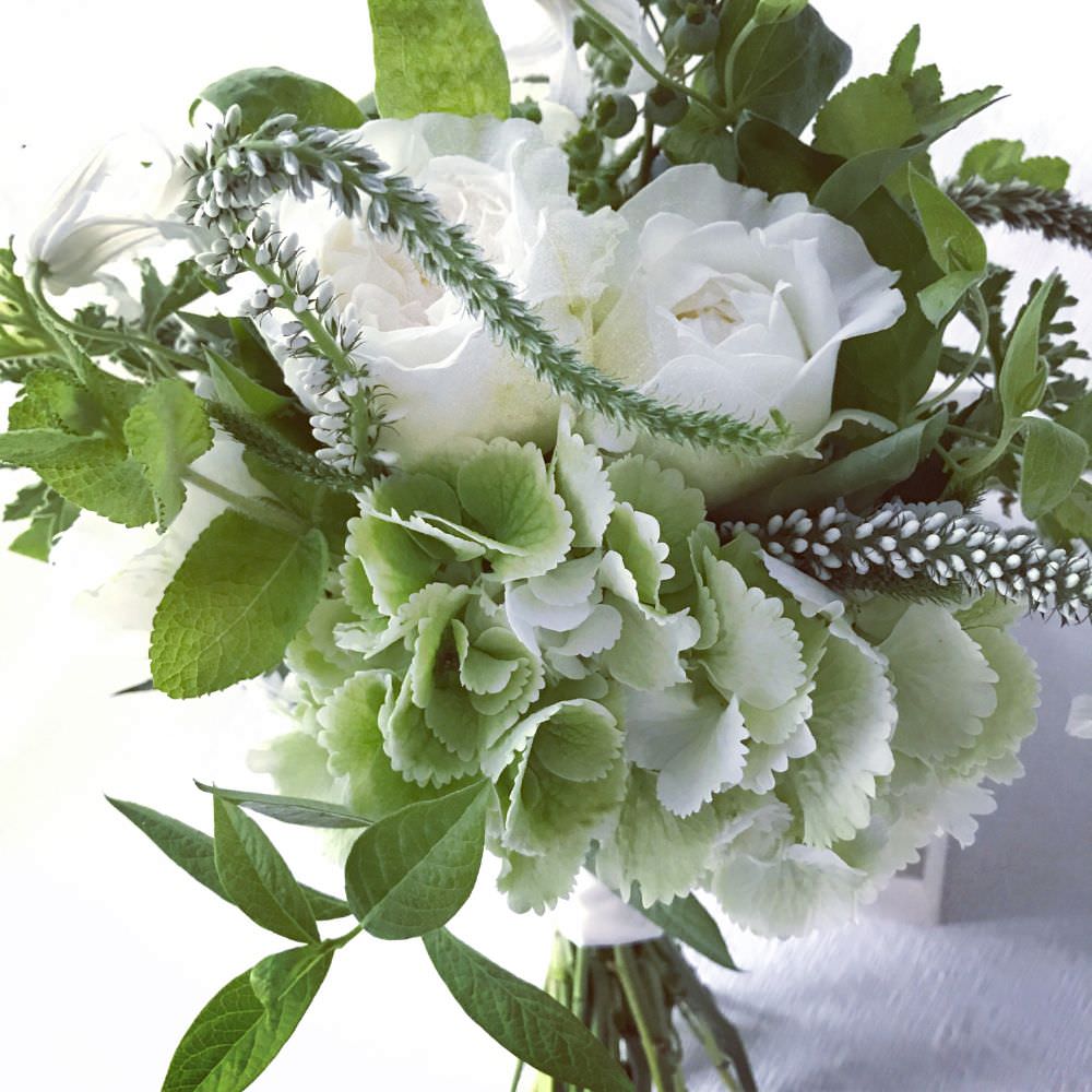 【生花】SIB bouquet natural / white X green　【結婚式　フラワー　生花　ブーケ　ブートニア】