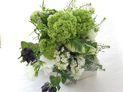 【生花】SIB bouquet natural / white X green　【結婚式　フラワー　生花　ブーケ　ブートニア】