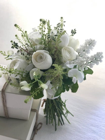 【生花】SIB bouquet natural / white X green 【結婚式 フラワー 生花 ブーケ ブートニア】