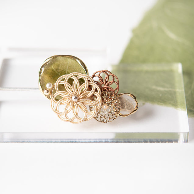 水引ヘアクリップ 透かし花躍る 五箇山和紙 抹茶×ベージュ 【結婚式 和装 アクセサリー】